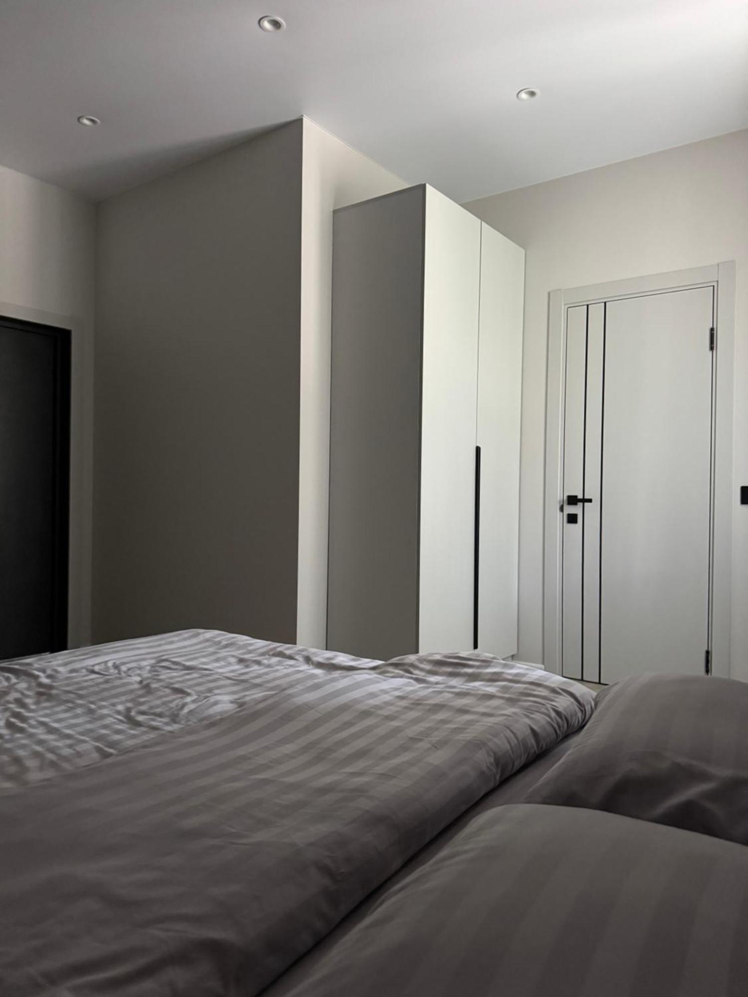 Mini-Hotel Neptun Ровно Экстерьер фото