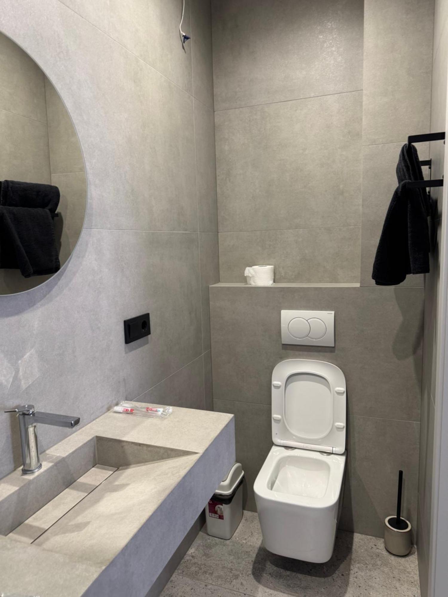 Mini-Hotel Neptun Ровно Экстерьер фото