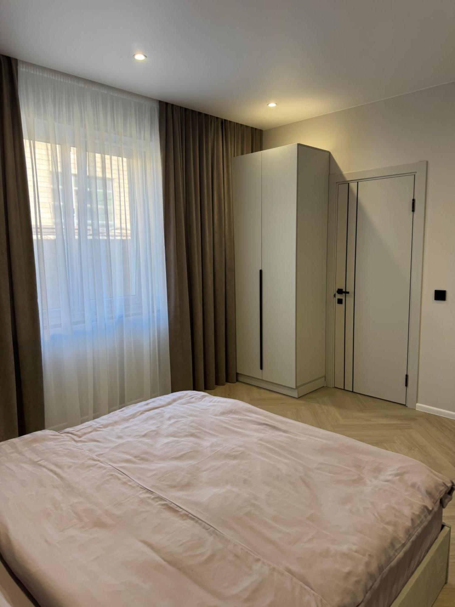 Mini-Hotel Neptun Ровно Экстерьер фото